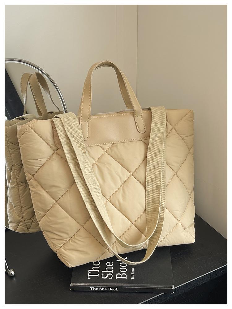 2025 Trendy Argyle Cotton-Padded Women's Shoulder & Crossbody Bag - Versatile, Solid Color Tote