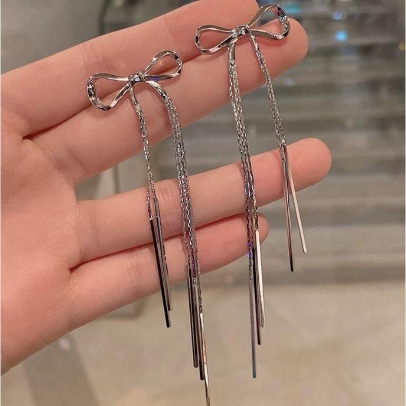 Tide Metal Fringed Earrings, High-end Temperament, Long Stud Earrings, Women's Exaggerated Earrings.