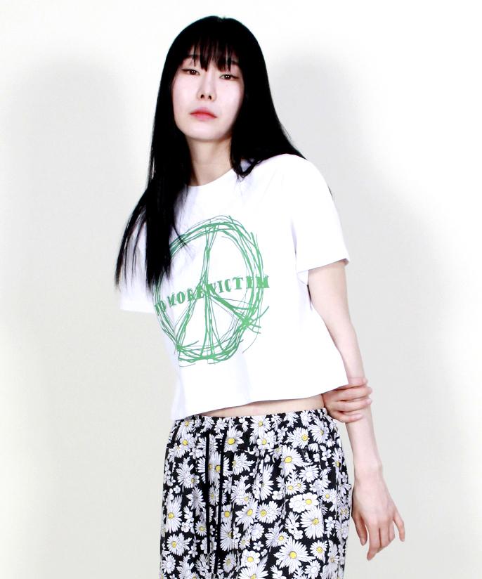 Deumakeu Piece Graphic Crop Short Sleeve T-Shirt White