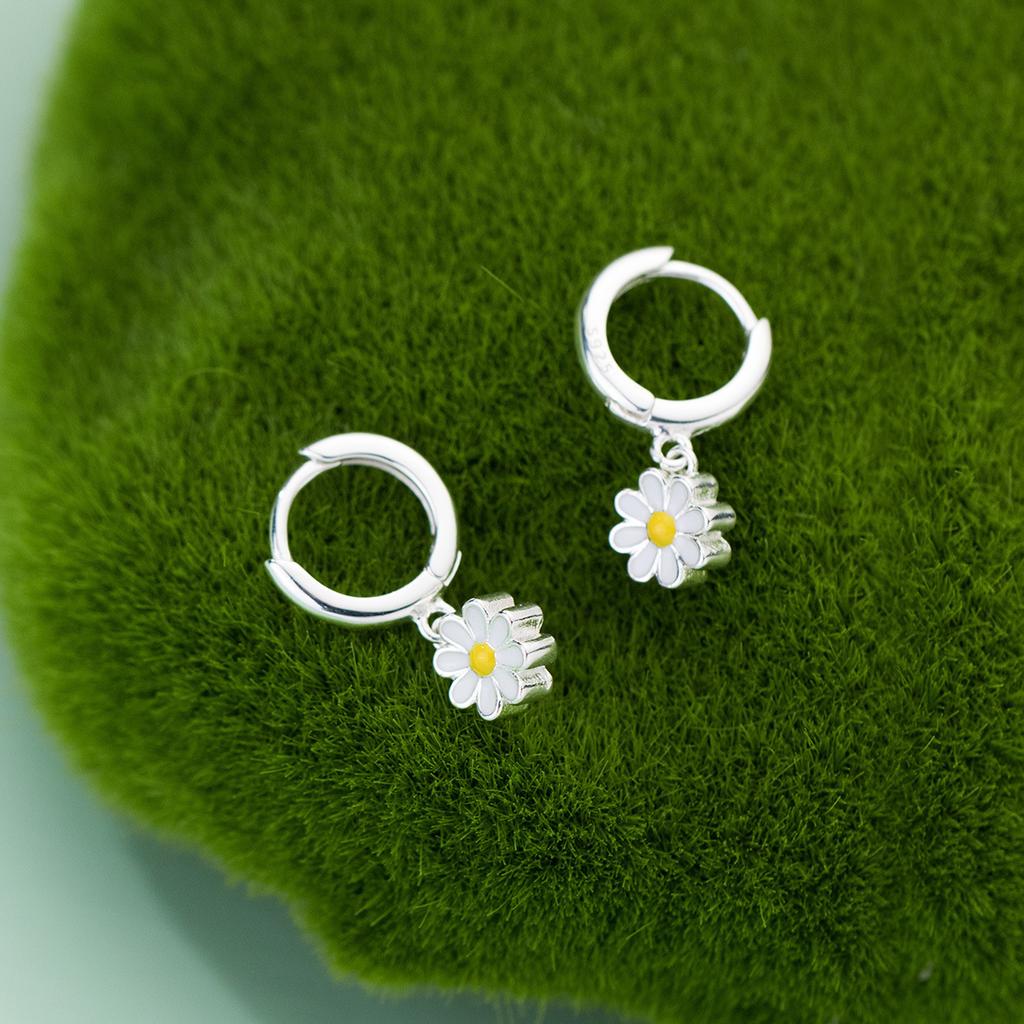 Little Daisy Earings For Women Cute Flower Clip Earings Zinc Alloy Vintage Trendy Accessories Designer Zircon Gift For Girls