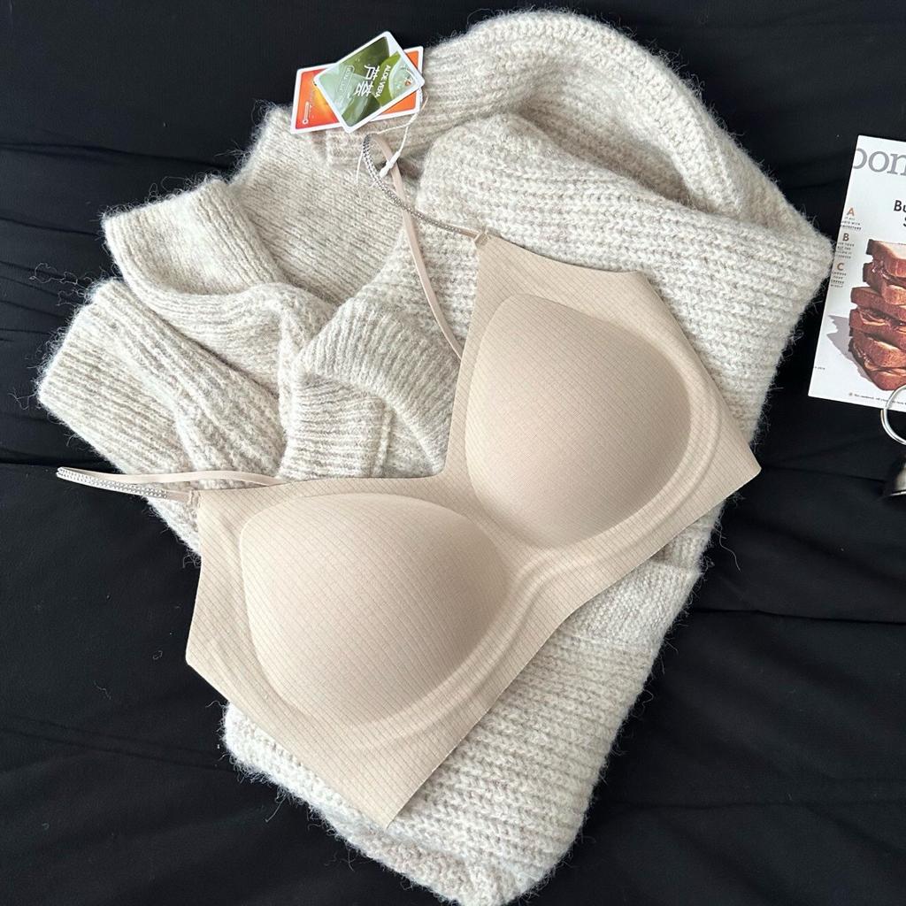 Thin Fine Flash Shoulder Strap Liquid Jelly Underwear Beauty Back Artifact Gathering Pull Seamless Bra Fixing Cup