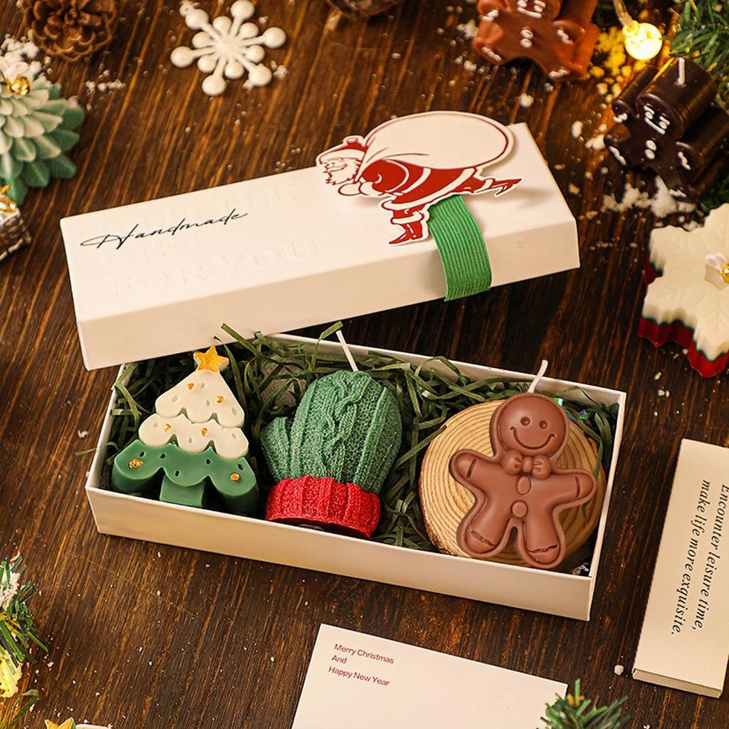 Weihnachtsgeschenkset Handgemachte Duftkerze Geschenkbox Weihnachtsbaum Rentier Strumpf Lebkuchenmann Grüne Handschuhe Schneemann
