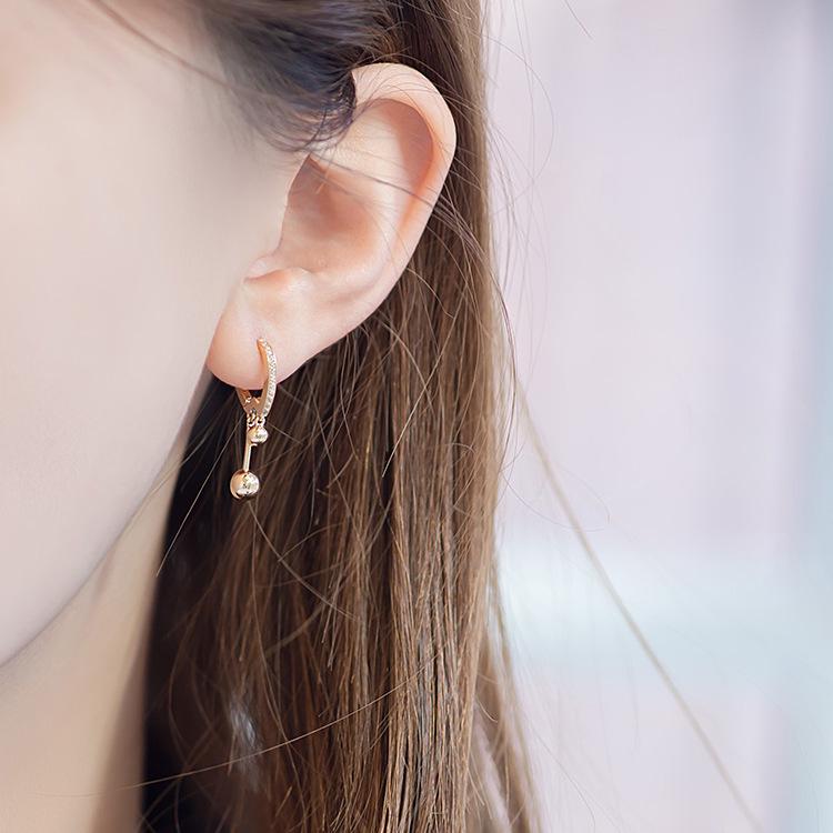 Elegant High-End Women's Gold-Plated S925 Sterling Silver Ear Cuffs with Diamond Accents - Versatile Pendant Earrings