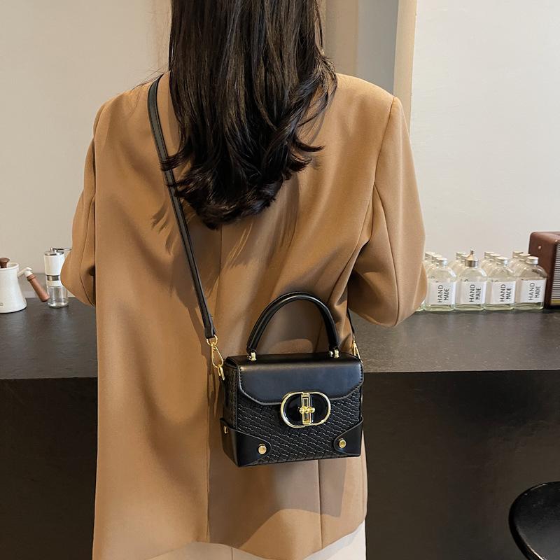 Bag Women's Bag Retro Casual Handheld Winter Bag Trend Versatile 2025 Box New Fashion Shoulder