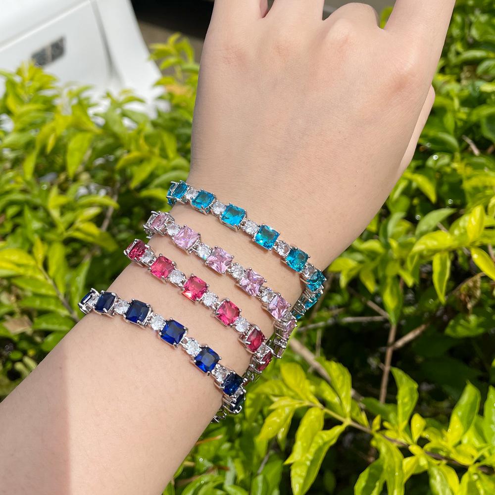 Bracelet Géométrique Carré en Zircon Plaqué Or