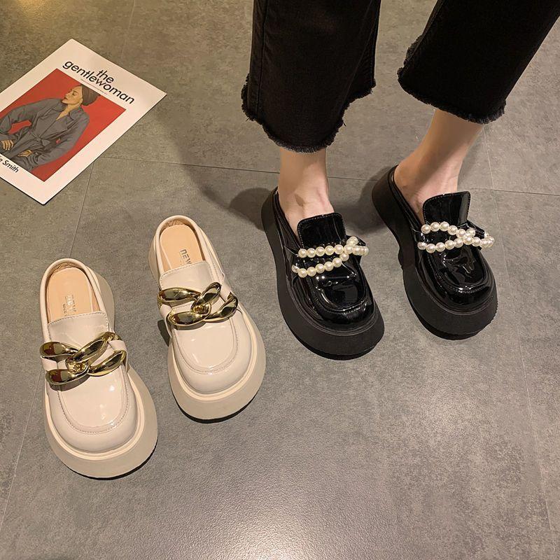 Baotou slippers women's summer models 2025 new Korean version fairy style pearl metal buckle thick sole round head small leather shoes tide
