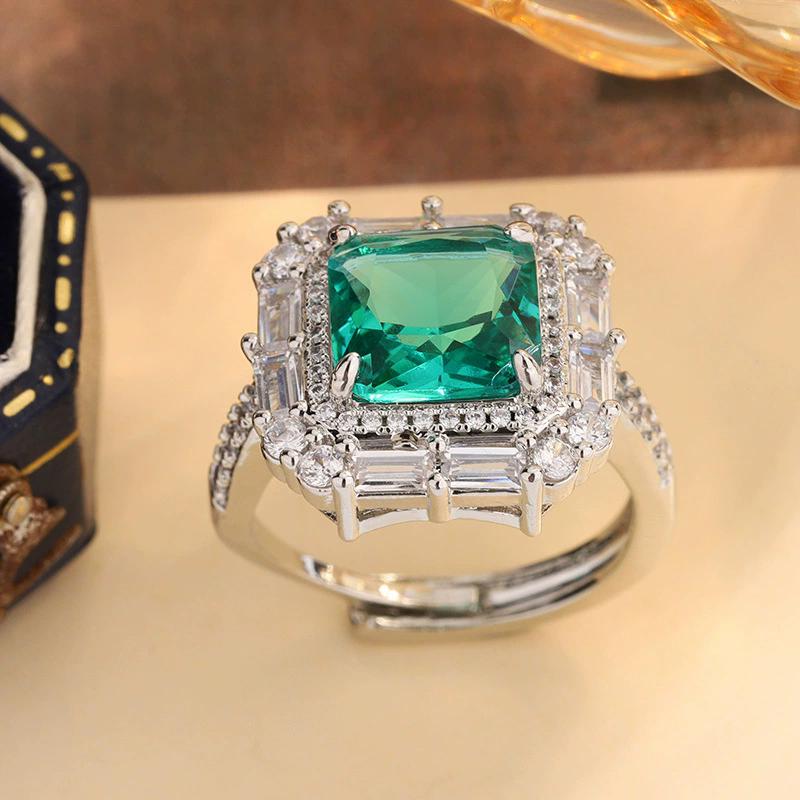 New Exquisite Fashion  Sterling Silver Emerald Zircon Rings for Ladies Wedding Engagement Rings Green Square CZ  Gifts
