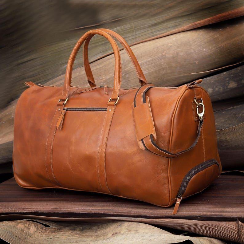 Skórzana torba podróżna na kółkach Skórzana torba podróżna na noc Torba weekendowa na kółkach Personalizowana torba podróżna Torba podróżna dla mężczyzn i kobiet Torba na prezent