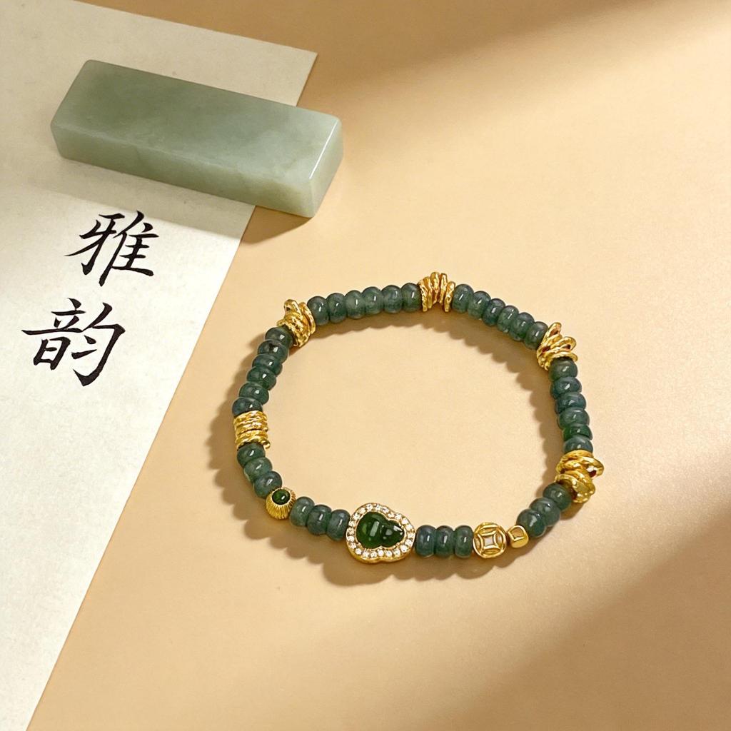 Women's Jade Gourd Bracelet: Elegant Chinese Style with Beaded Coin Design