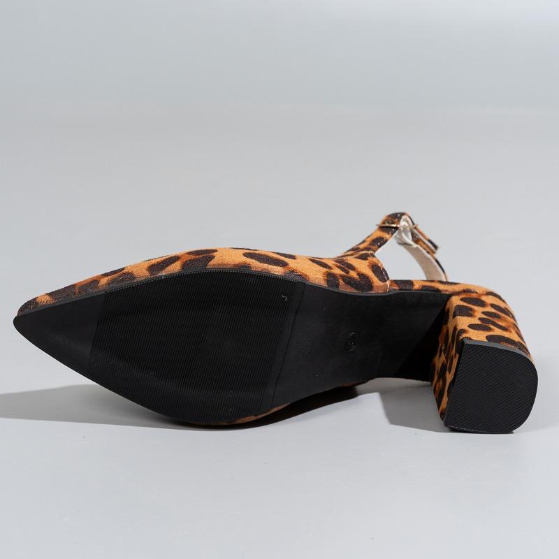 Fashion Plus Size 2025 Summer Modern Women's Closed Toe Sandals Fashion Dress Leopard Chunky Heels Buckle Strap Shoes Daily Retro Sandal