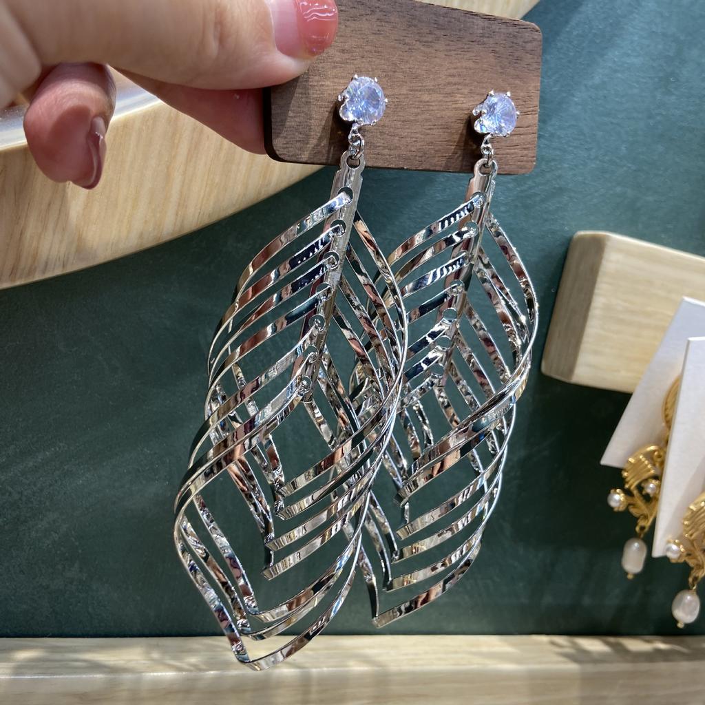 Fashion Tassel Threaded Leaf Earrings Long Metal Leaf Earrings Personalized Creative Ear Accessories New