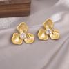 Elegant Zircon Flower and Pearl Stud Earrings - High-End Niche Design