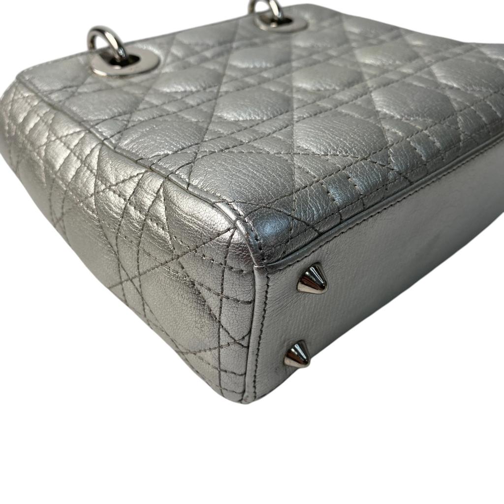 Gebrauchte Christian Dior Schultertasche Silber Leder Damen