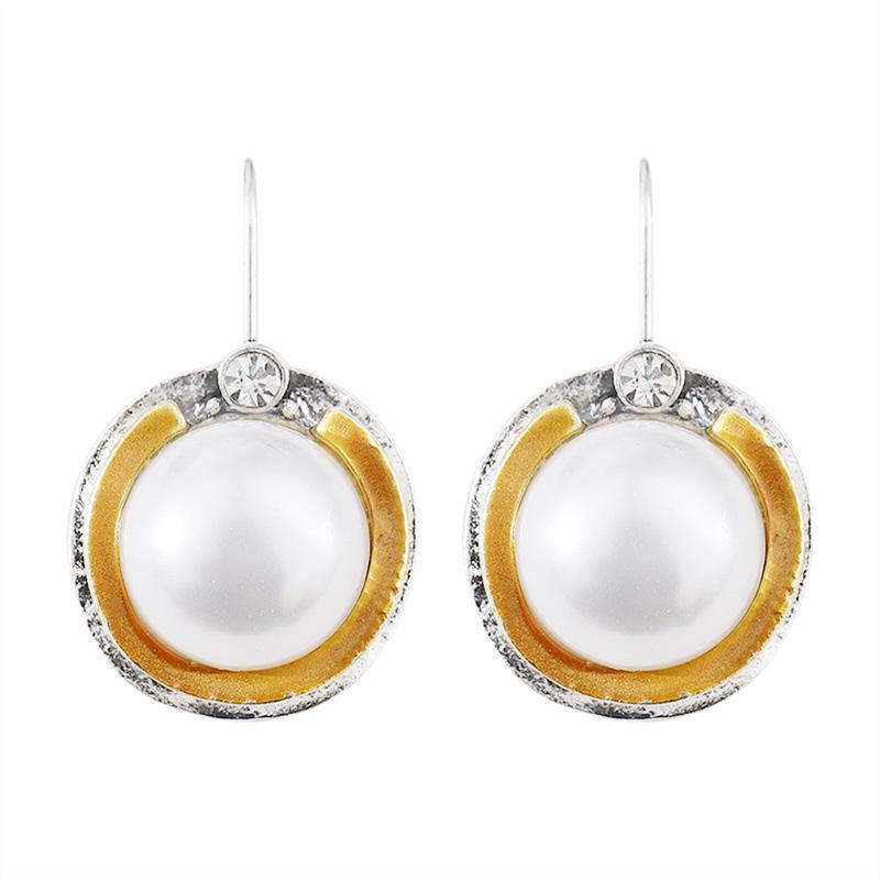 Light Luxury Small Fragrant White Pearl Earrings