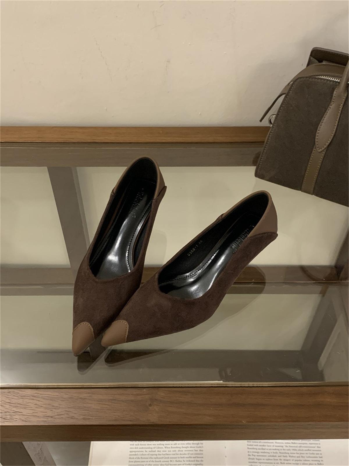 

Retro style temperament splicing pointed high heels women s autumn 2025 new beautiful thin heels light mouth single shoes 39 кофейный