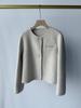 Kleine Handgefertigte Rundhalsjacke aus Wolle und Kaschmir - Doppelseitige Kurze Jacke