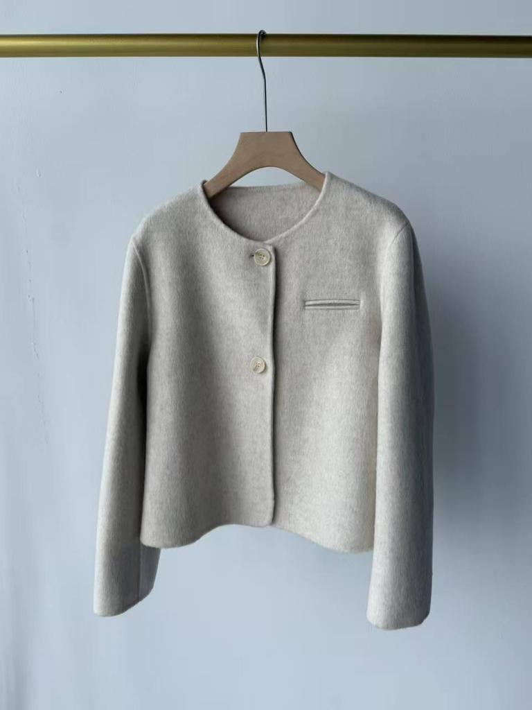 Kleine Handgefertigte Rundhalsjacke aus Wolle und Kaschmir - Doppelseitige Kurze Jacke