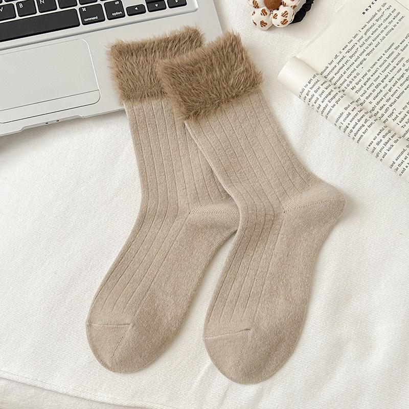 Women's Autumn/Winter Mid-Calf Wool Socks - Color Block Mink Velvet, Plush, Thick, Warm, Retro Stacked Design