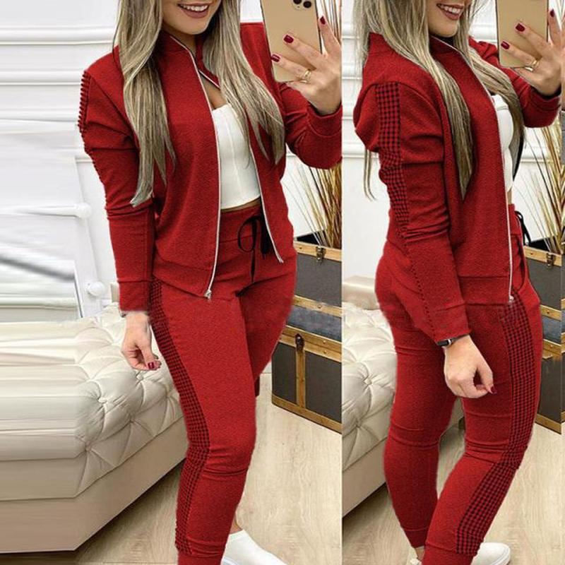 

Длинный спортивный костюм для отдыха в клетку с вышивкой для отдыха S красный