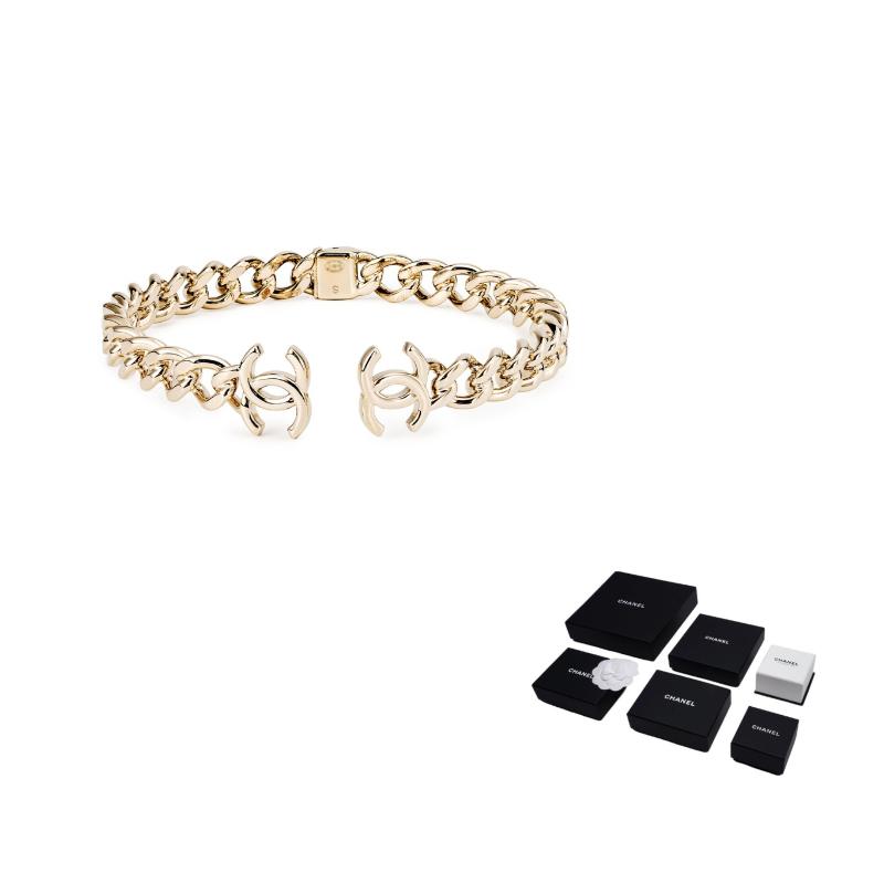 

CHANEL double C logo metal necklace women s style золотий