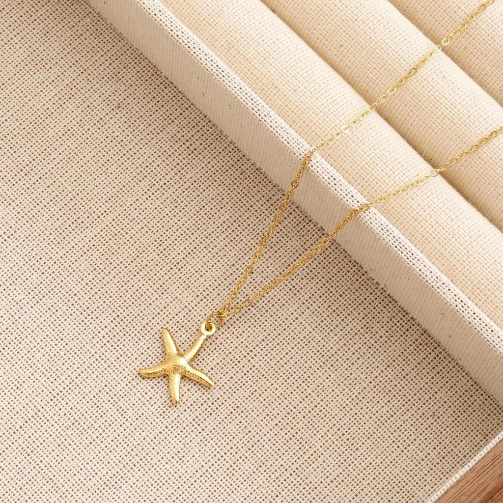 Versatile Ocean Star Pendant Necklace: Women's Holiday Style Clavicle Chain