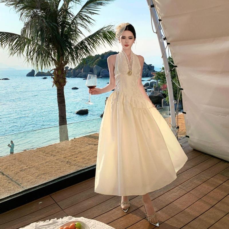 French Seaside Vacation Neck Apricot Dress Socialite Temperament Elegant Backless Strap Birthday Party Dress
