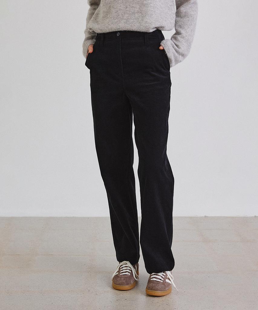STEP AROUND Corduroy Belted Straight Pants_Black