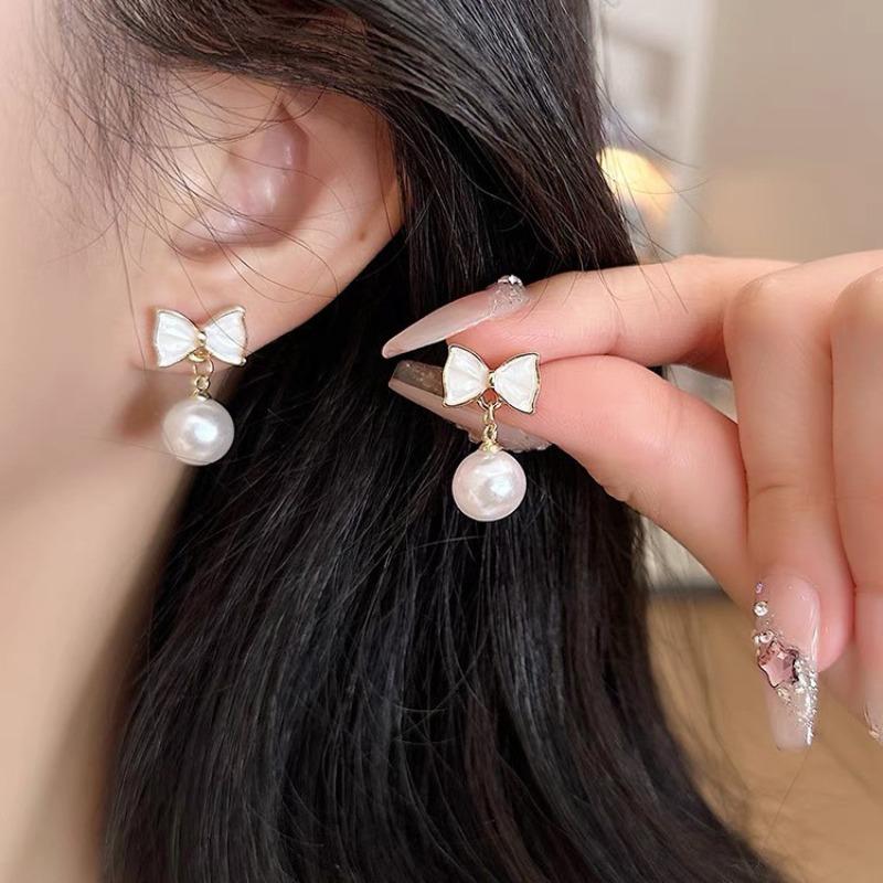 Pearl Earrings Women's High-end Earrings Ear Jewelry High-end Stud Earrings Niche Design Light Luxury