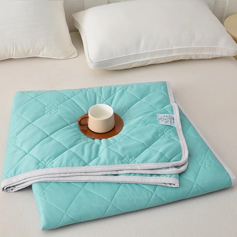 

Мороженое Прохладное Однотонное Шелковое Одеяло Легкое Дышащее Летнее Постельное Белье Без Наволочки/Простыни Quilt 150 x 200cm