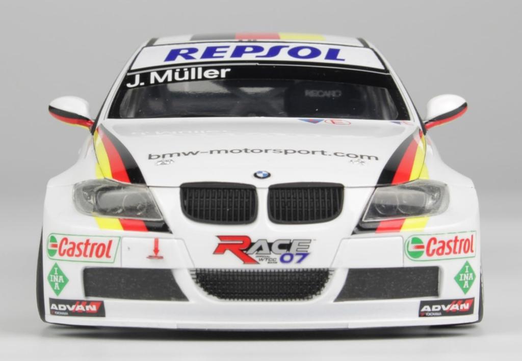 Racing Series BMW 320si E90 2008 WTCC Browns Hatch Winner Plastic Model PN24037 Platz/NuNu 1/24