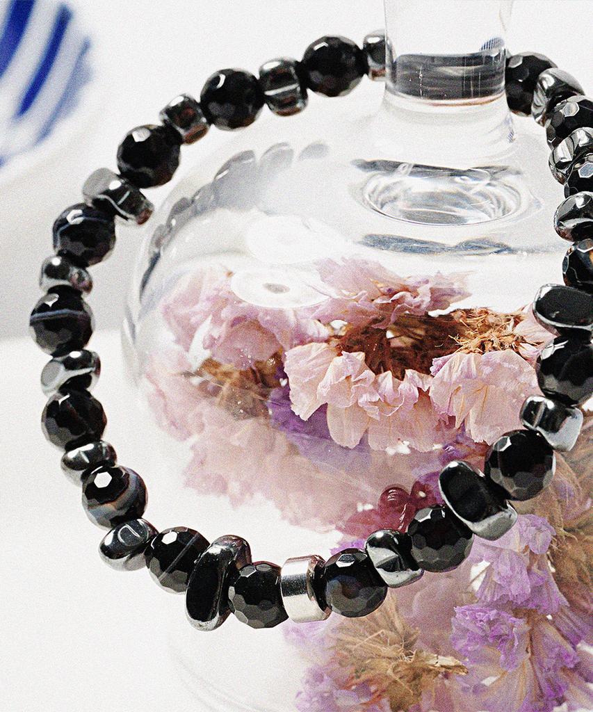 Jbans Classic Asymmetrical Seahorse Chip Mix Cut Black Agate Bracelet (C2503Ac1347_Bk)