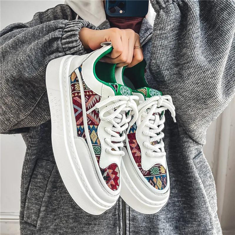 Fashion 2024 New Fashion Men Outdoor Casual Shoes Comfortable Durable Thick Sole Sneakers Breathable Lace Up Flat Shoes Free of Shipping