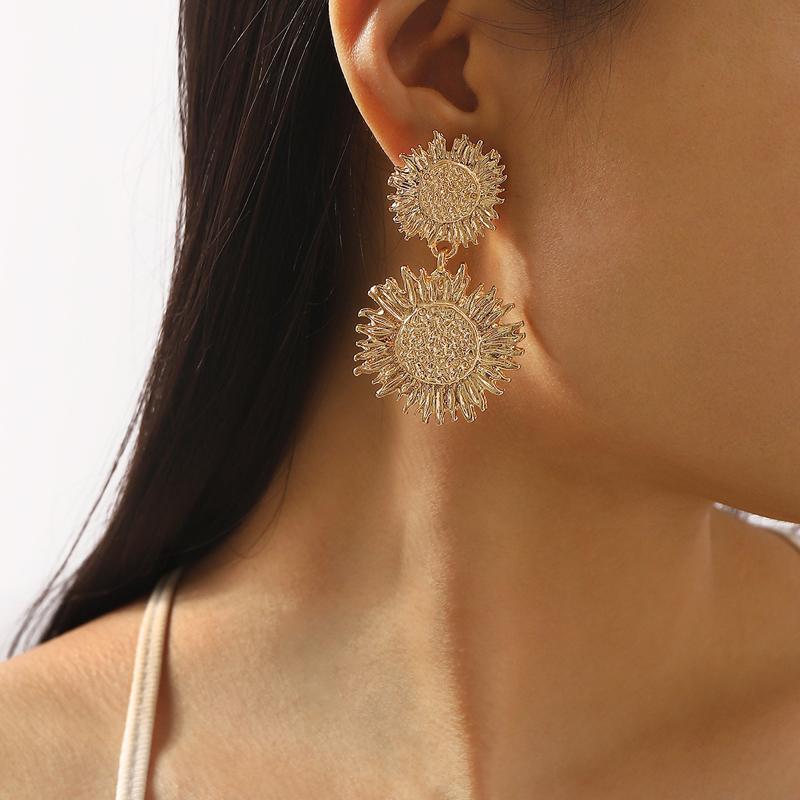 Exaggerated Gold Color Sunflowers Pendant Earrings for Women Simple Metal Floral Geometric Irregular Earrings Wear Zircon Gifts