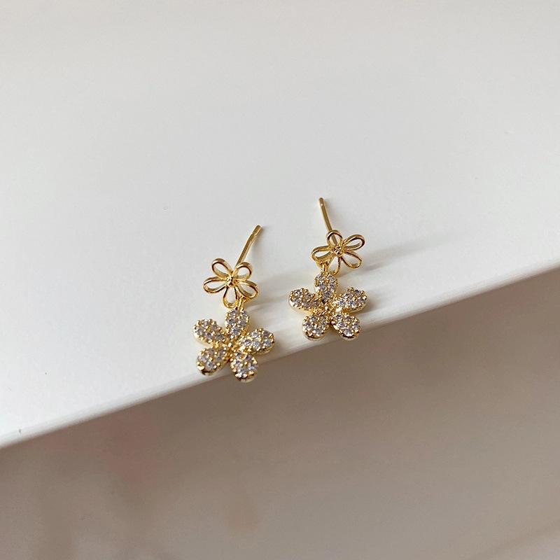 Cute Flower Spring and Summer New Super Fairy Internet Celebrity Earrings Exquisite Small Flower Stud Earrings Women's Earrings Super Fairy E8119