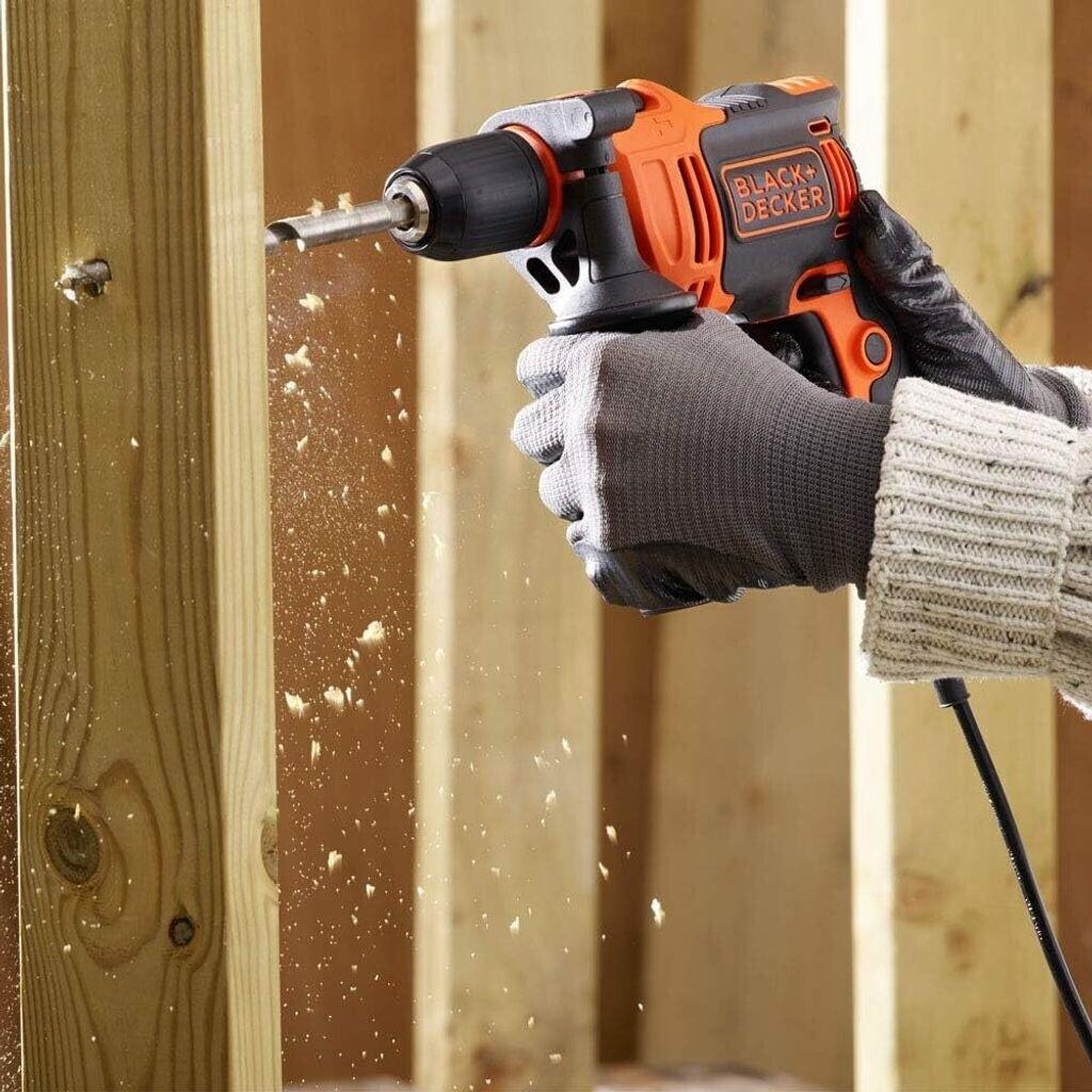 Ударная дрель Black & Decker BEH710SA32-QS