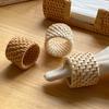 6 Types Anneau de Serviette Tissé à la Main Anneau de Serviette Rustique Naturel Tissé Porte-Anneau de Serviette Décor de Table Boucle d'Anneau de Serviette en Bois Rotin Pâques