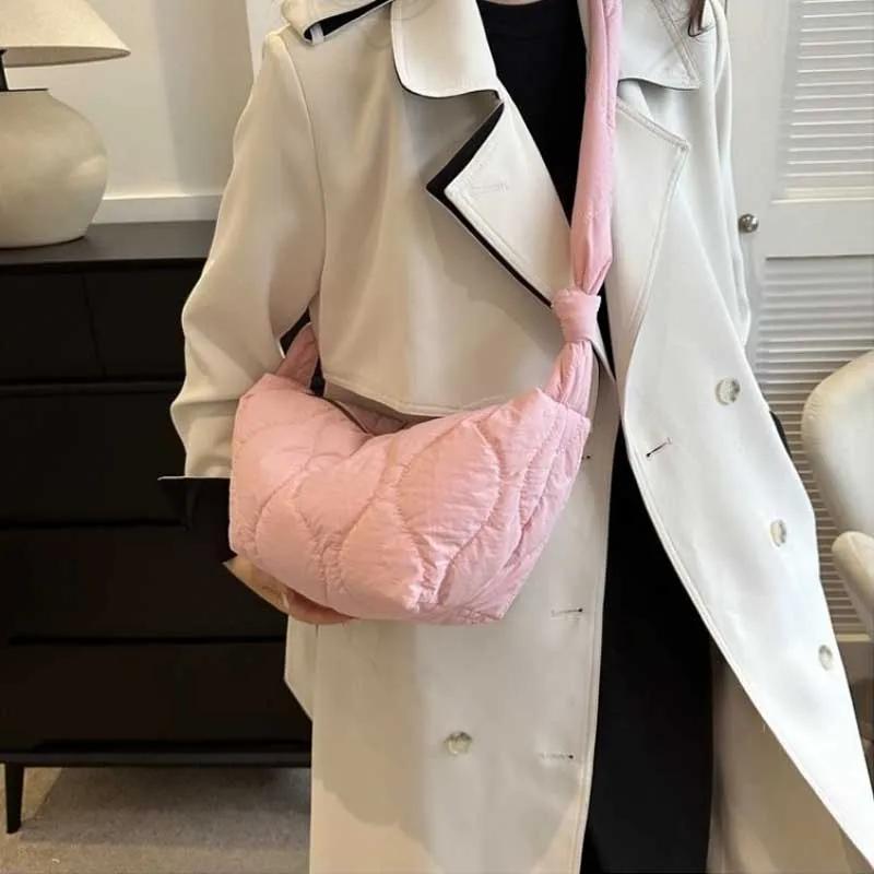 Puffer Schultertasche für Damen Weiche Daunen Baumwolle Gepolsterte Tragetasche Handtasche Gesteppte Umhängetasche Einfarbig Blasen Wolken Tasche