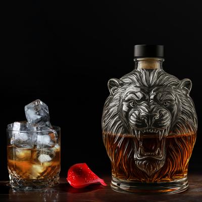 Yousheng 280ml Whiskey Decanter with Leak-Proof Seal Stopper Lion Design Large Capacity Glass Decanter Red Wine Decanter