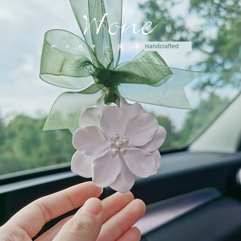 

Zhao Lusi s Same Style Car Perfume Aroma Diffuser Car Rearview Mirror Hanging Ornament Diffuser Stone Light Fragrance Camellia Flower Decoration Camellia Pendant Other notes