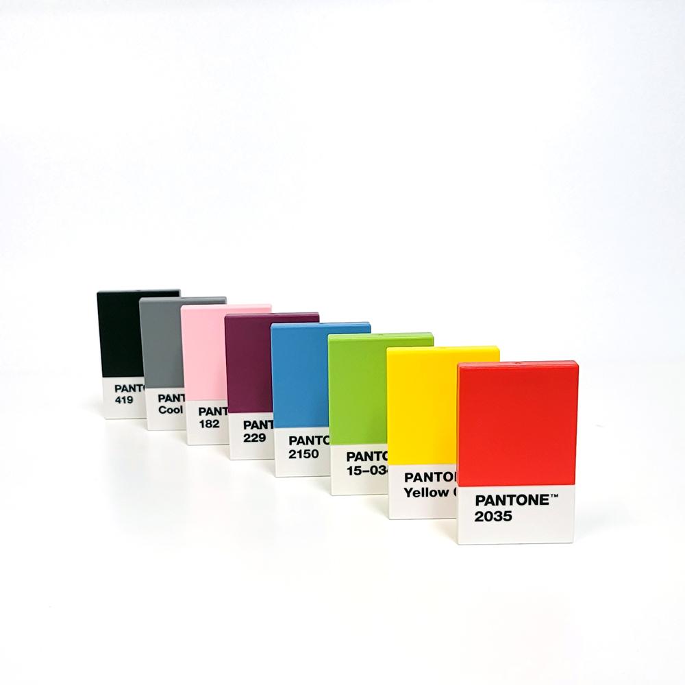 Pantone Living Card Case (Green 15-0343)