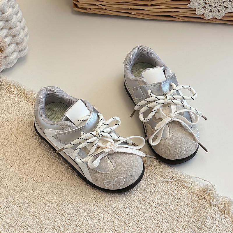 

Girls Breathable Sports Sneakers Lightweight Mesh Casual Shoes for Spring and Autumn size 30 срібний