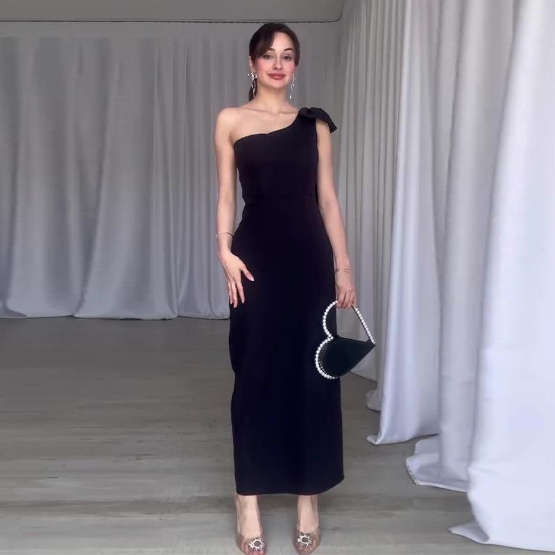 Летнее асимметричное платье без рукавов облегающего кроя 2024 XS чёрный