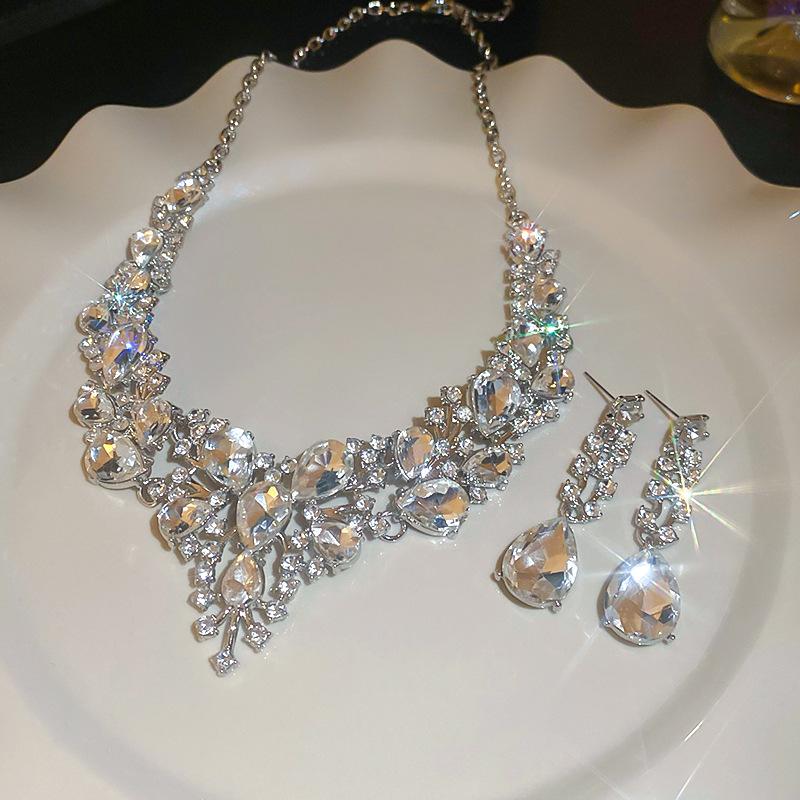 Diamond water drop stud earrings necklace set fashion temperament collarbone chain light luxury high-end jewelry accessories