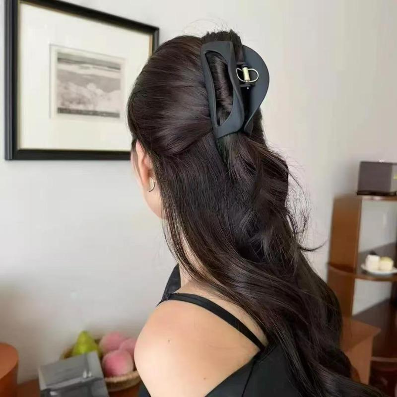 

Soft Silicone Shark Clip - Safe and Non-squeezing on The Head. It s A High-end Hairpin for The Back of The Head, Suitable for Updo Hairstyles. Soft rubber black