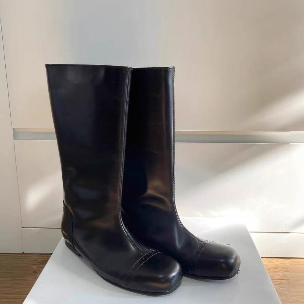 Niche design square head block carved flat bottom medium and high boots autumn and winter new leather versatile locomotive boots