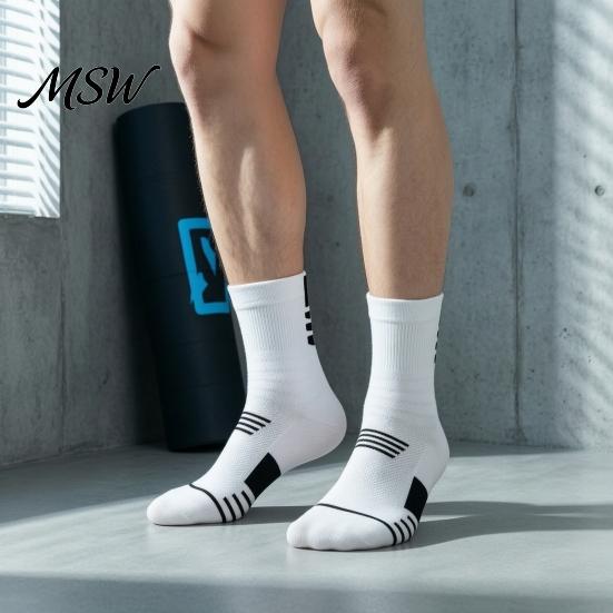 Outdoor Training Socks 1 Pair Men's Crew Socks, Moisture Wicking Athletic Running for Exercise Soft Workout Casual Thin Sports Gym Comfortable