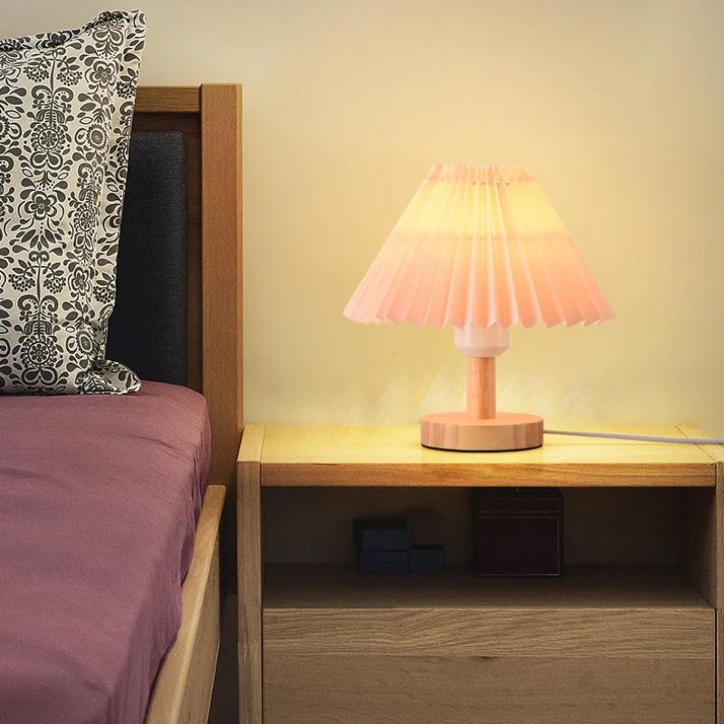 Light Luxury Household Bedhead LED Table Lamp Nordic Modern Simple Creative Decoration Solid Wood Study Reading Lamp Room Decor