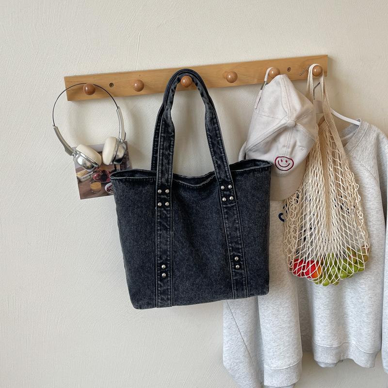 Korean Dgdaemun Fashi Denim Tote Bag Trendy Mom Casual and Minimalist Shoulder Bag with Studs Fashi Versatile Commute Bag