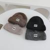 Japanese Simple Letter Pattern Labeling Knitted Hat for Women in Autumn and Winter New Warm and Thickened Cold Hat Showing A Small Face