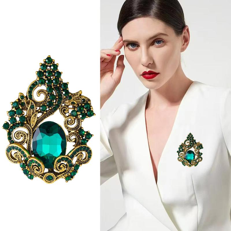 Creative  Flower Brooch Versatile Scarf Buckle Anti-Exposure Buckle  Corsage Brooch Women'S Accessories